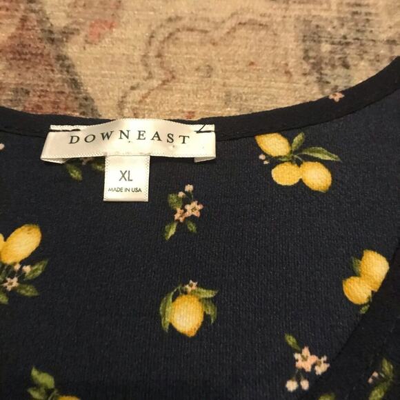 Downeast lemon lightweight front tie blouse size XL - Picture 4 of 6